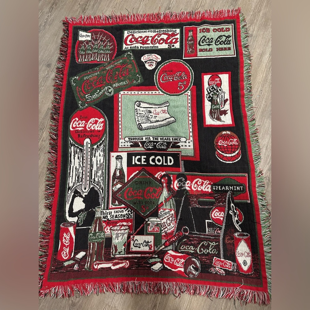 Coca-Cola Retro Design Tapestry Blanket in Red and Green